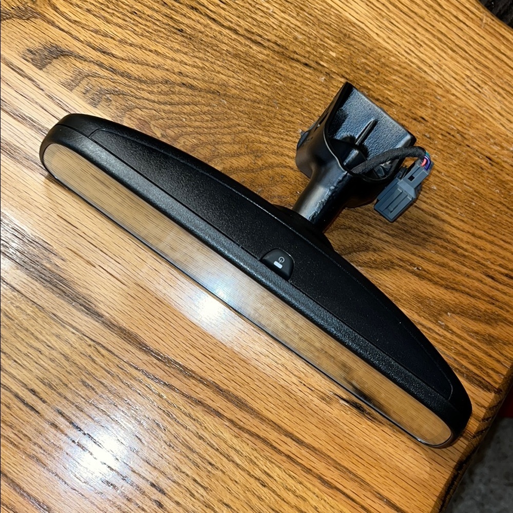 CRV 2025 Black Rearview Mirror Auto Dim - Brand New